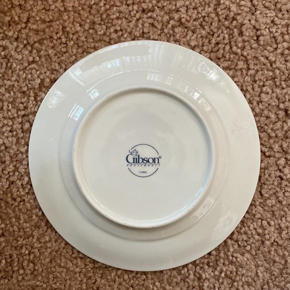 Gibson. Vintage holiday harmony design. Set of 4 teacups & saucers holly design. - Picture 9 of 9